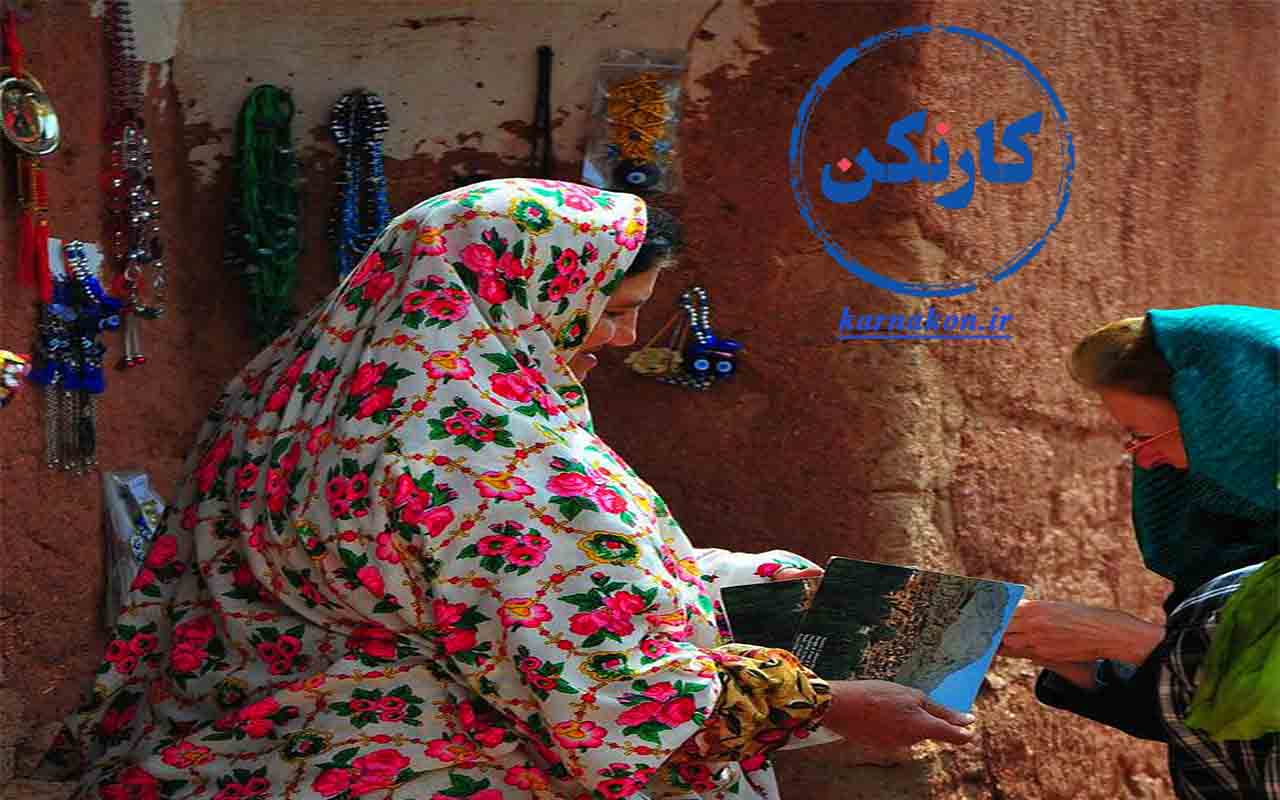 فروش محصولات مرتبط با فرهنگ و هنر هر منطقه روستایی یا عشایری - کمک به اشتغالزایی و کسب درآمد زنان روستایی