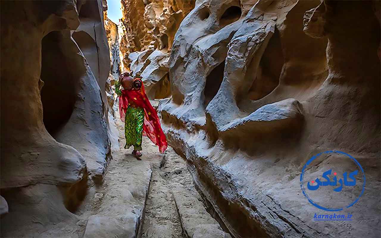 مشاغل زنان روستایی از شمال تا جنوب کشور متنوع و متعدد است؛ ولی نکته مهم نقش اساسی آنها در چرخه اقتصادی منطقه میباشد - عکاس: جواد قارایی