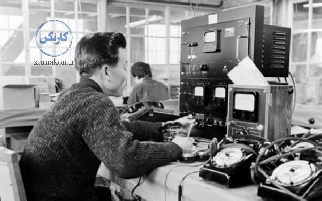 کارخانه‌ی تولید تلفن ال جی در دهه‌ی ۱۹۷۰
