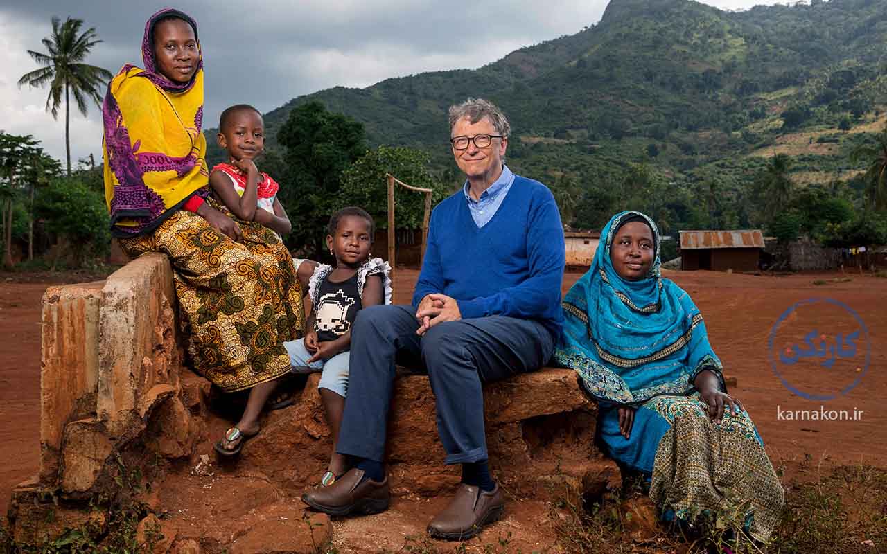بخش زیادی از ثروت بیل گیتس صرف کارهای بشردوستانه می‌شود. تصویر او در آفریقا.