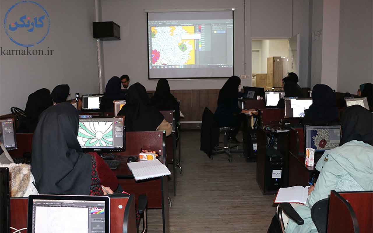 کلاس درس طراحی فرش با کامپیوتر، گروه آموزشی رشته فرش دانشگاه هنر شیراز